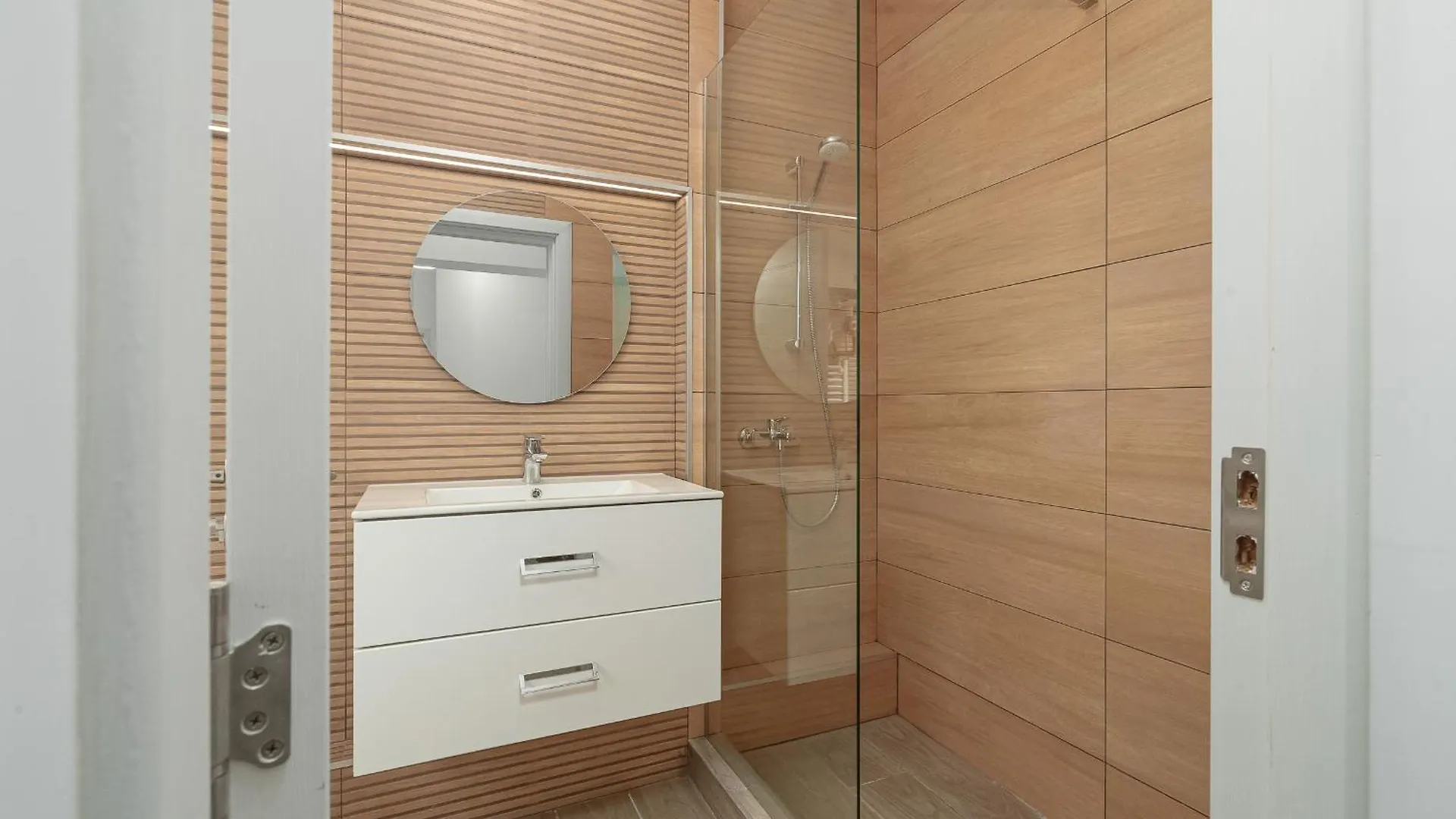 Spacious 3Br Retreat In Central בוקרשט דירה
