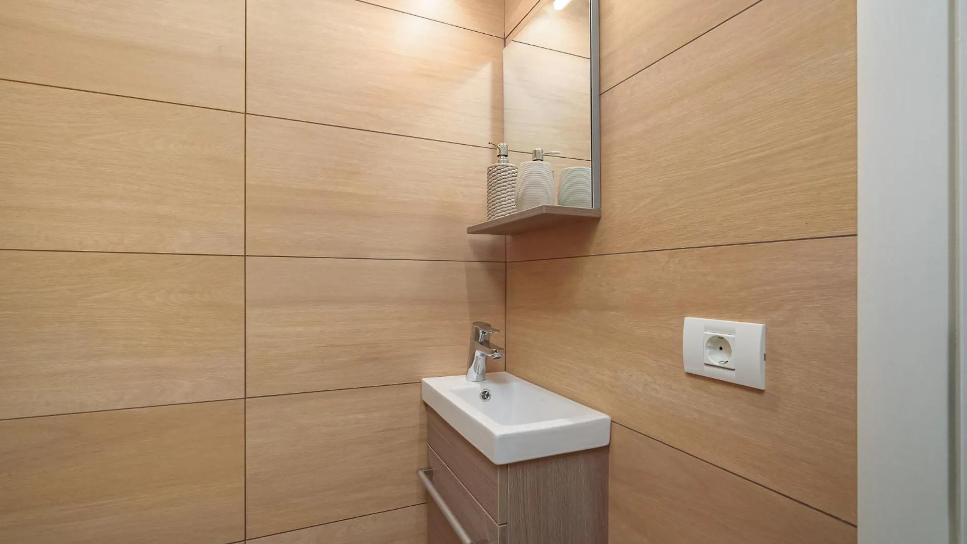 Spacious 3Br Retreat In Central בוקרשט