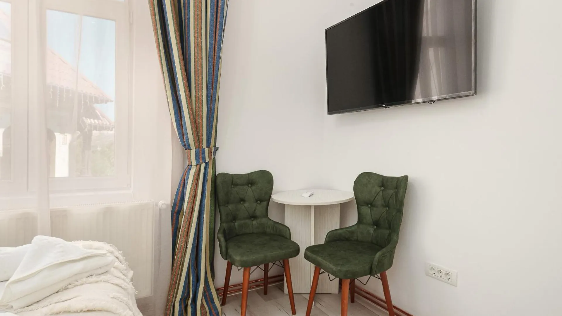 Spacious 3Br Retreat In Central Bucareste Roménia