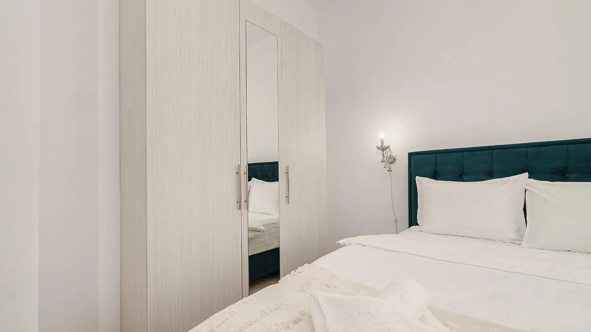 Apartament Spacious 3Br Retreat In Central Bucureşti România