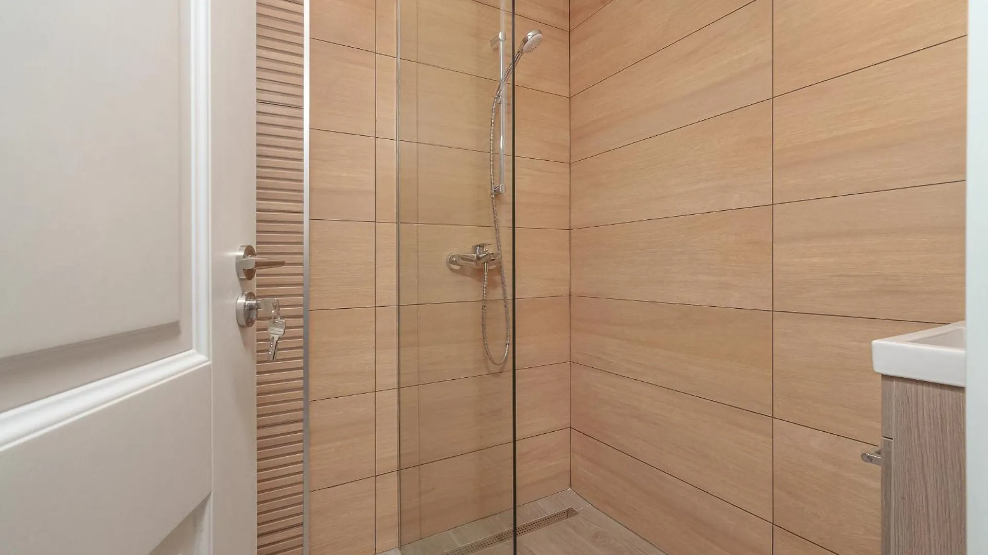 Apartament Spacious 3Br Retreat In Central Bucureşti
