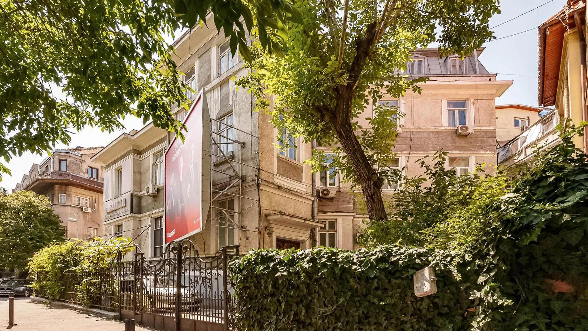 Spacious 3Br Retreat In Central Bucureşti